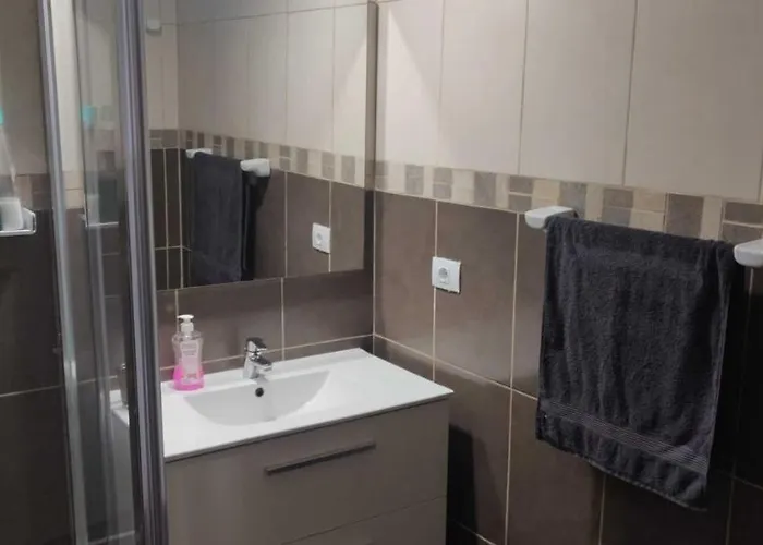 Club Paraiso * アデヘ